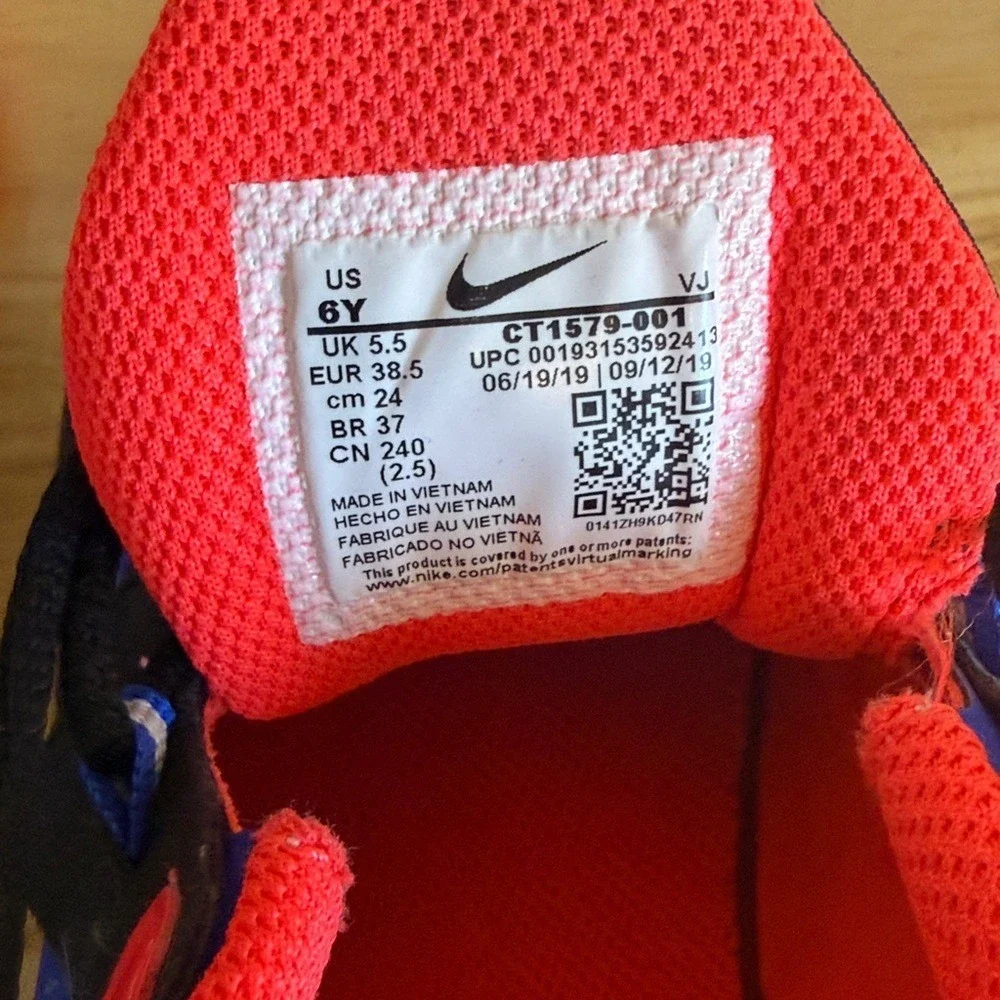 Nike Air Max 270 React Low‎ Black Crimson Blue Size 6Y